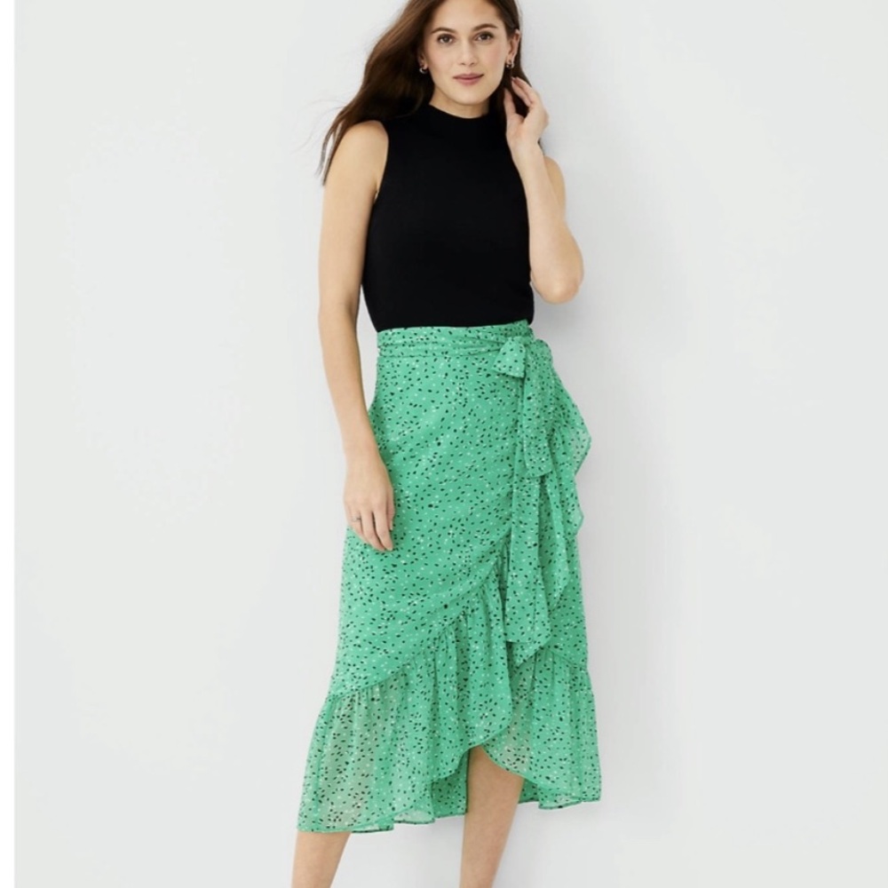 Never worn Ann Taylor Petite 00 green wrap skirt!